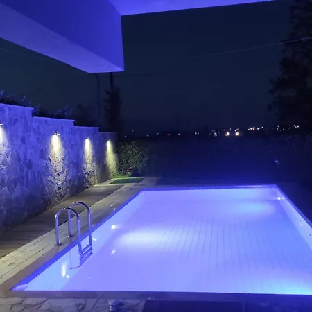 With Private Pool *