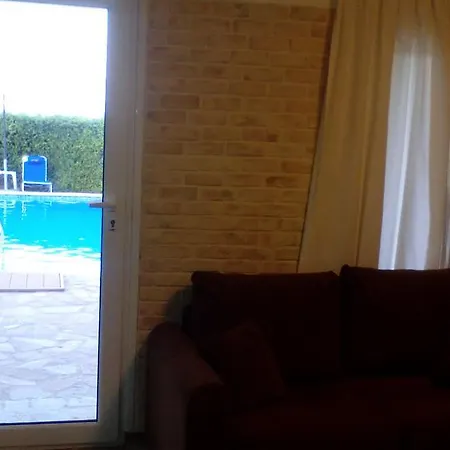 Apartment With Private Pool *