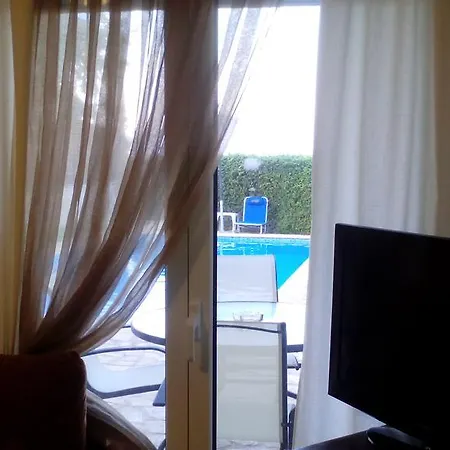 Apartmán With Private Pool Kiáton