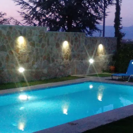 With Private Pool Apartment Kiaton