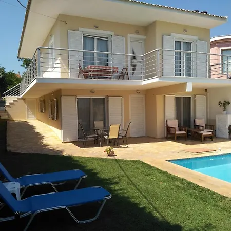 Apartment With Private Pool *