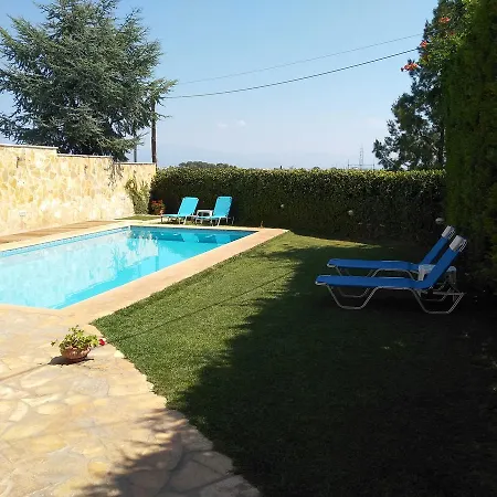 With Private Pool شقة