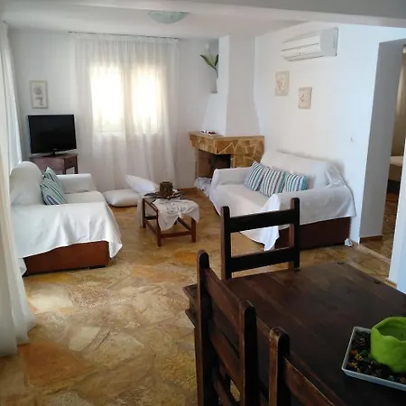 With Private Pool Kiáton