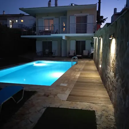 Apartment With Private Pool *