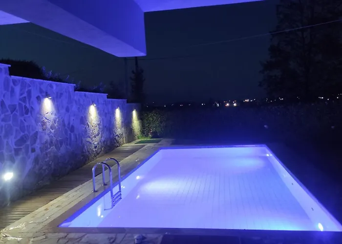With Private Pool *