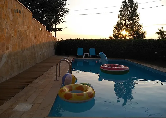 With Private Pool Apartament Kiáton