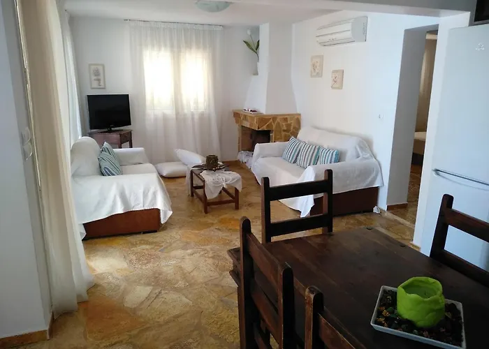 With Private Pool Kiáton